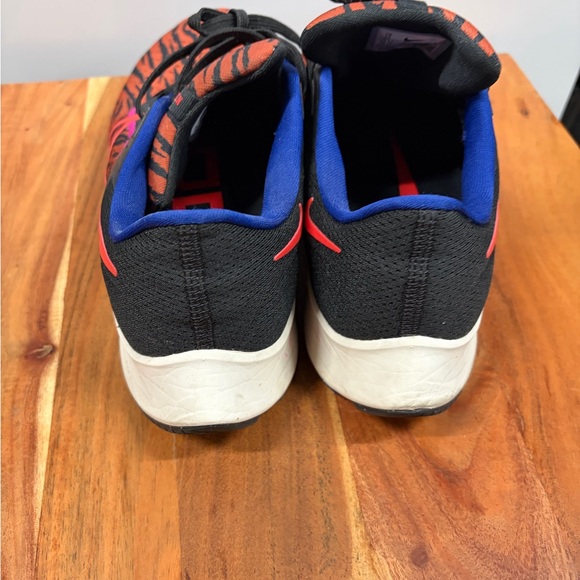 Nike Pegasus Running Shoes - Picture 3 of 4